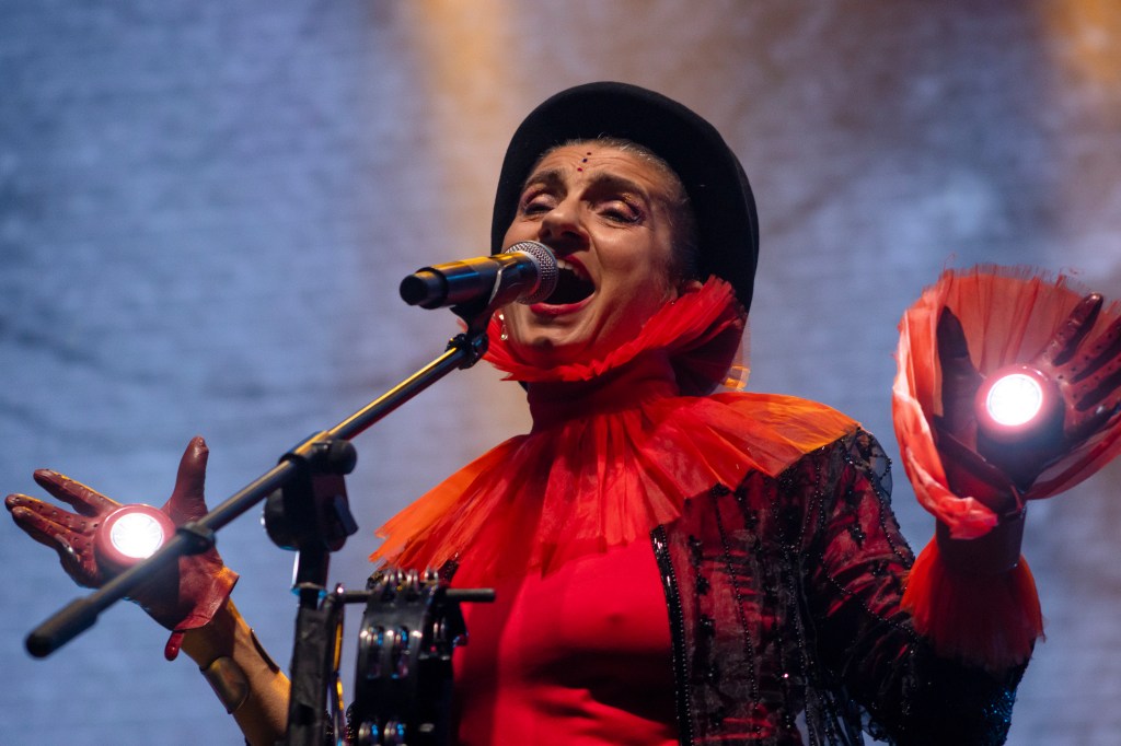 Hilda Lizarazu homenajeó a Charly García con una noche mágica en el Arena&nbsp;Maipú